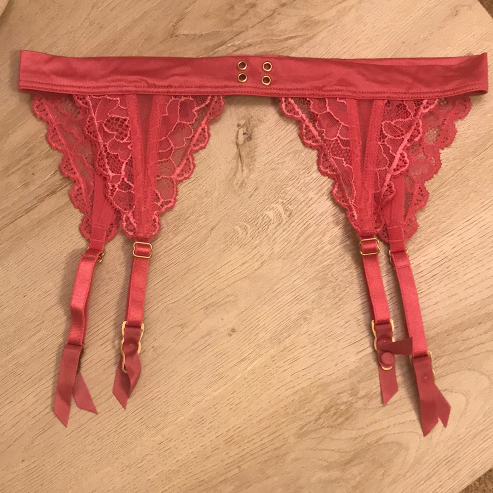 Victoria’s Secret garter belt